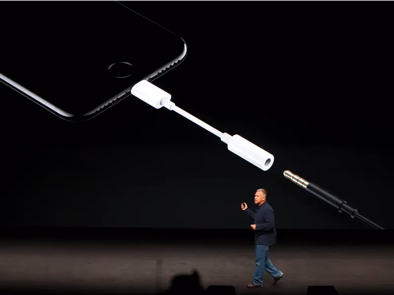 When was the last iPhone without a headphone jack?