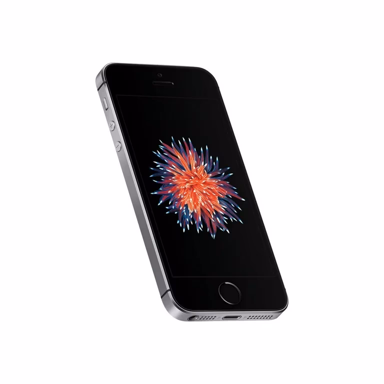 Does iPhone SE 2022 have a rear camera?