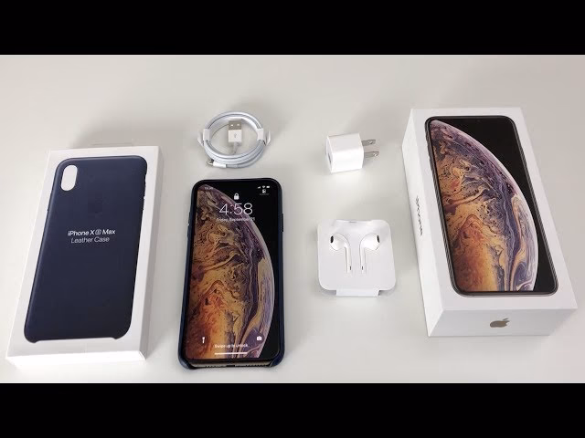 What is the difference between iPhone X & XS Max?
