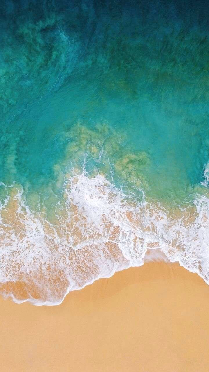 How many Apple iPhone 7 wallpapers are there?