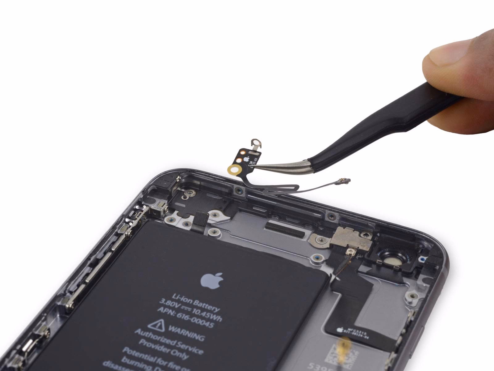 What version of Bluetooth is used in iPhone 11?