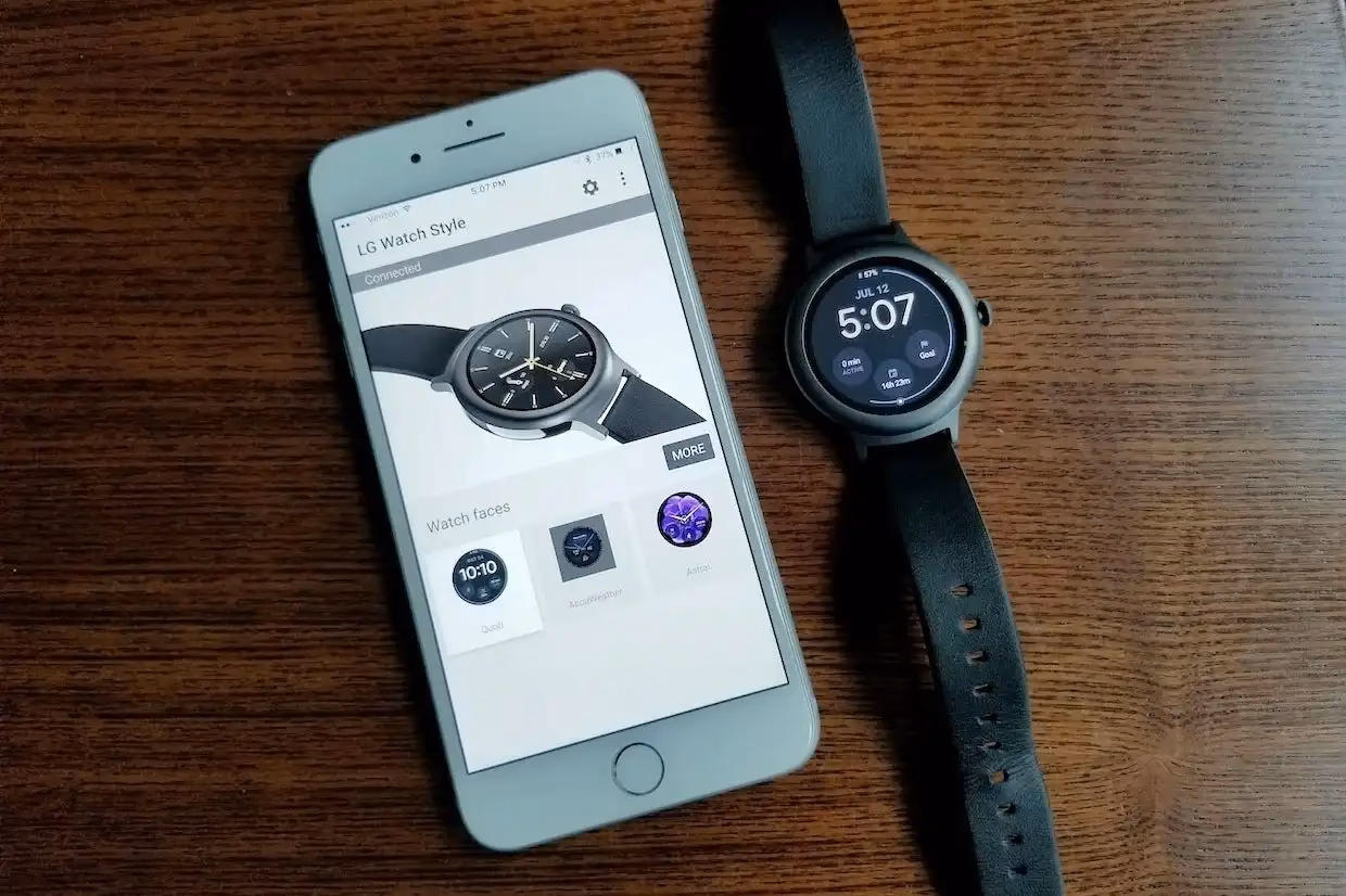 Does Apple Watch work with iPhone?