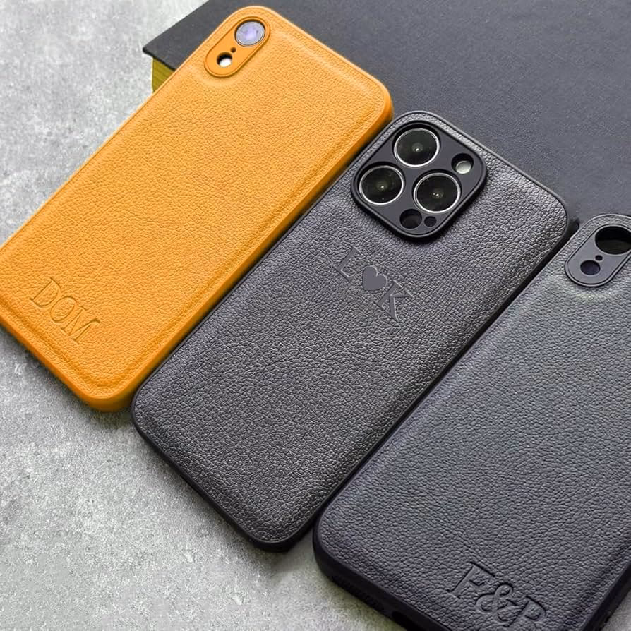 What engraving options are available for iPhone XS?