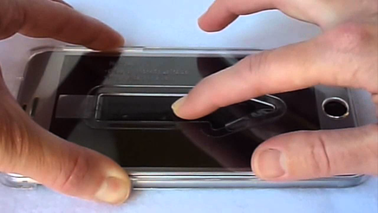 How to apply a glass protector on a phone without bubbles?