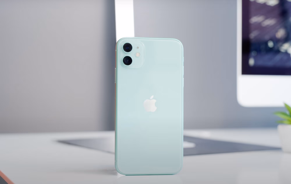 Should I throw out my iPhone 11 if it doesn't have 5G?