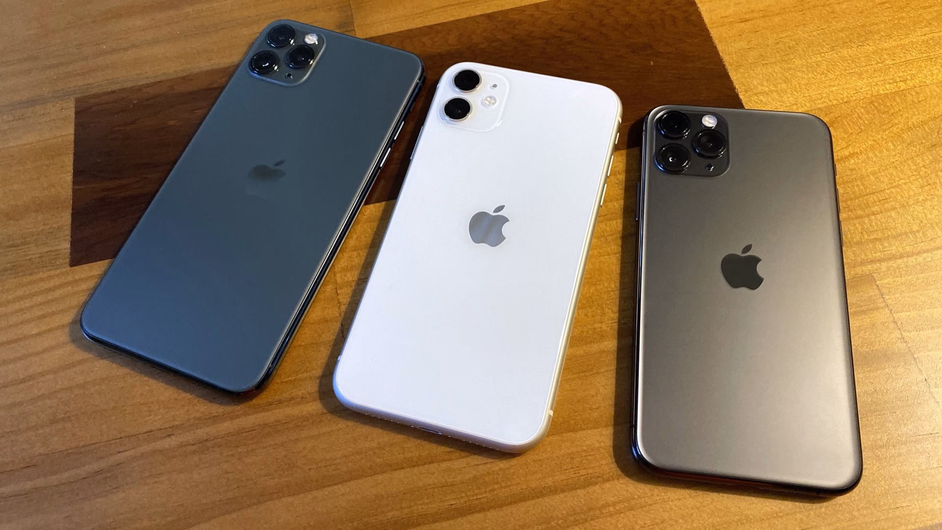Should iPhone 11 be black or white?