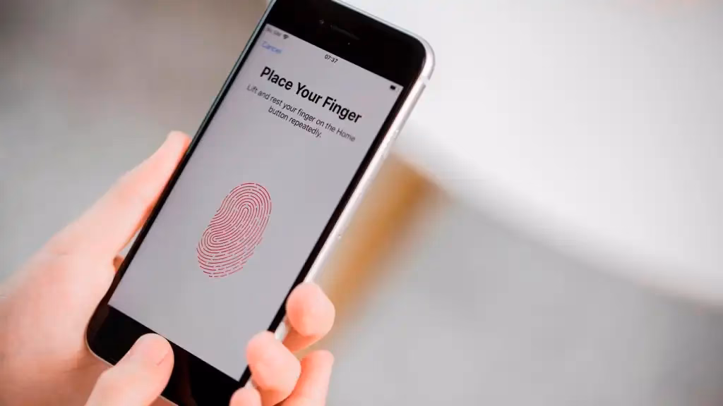 How to lock iPhone 11 without fingerprint unlock?