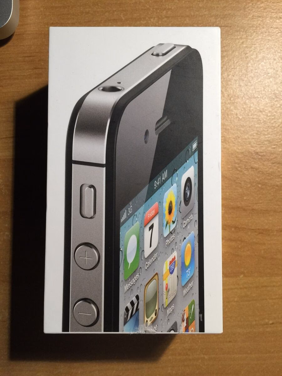 What materials are used in iPhone 4S?