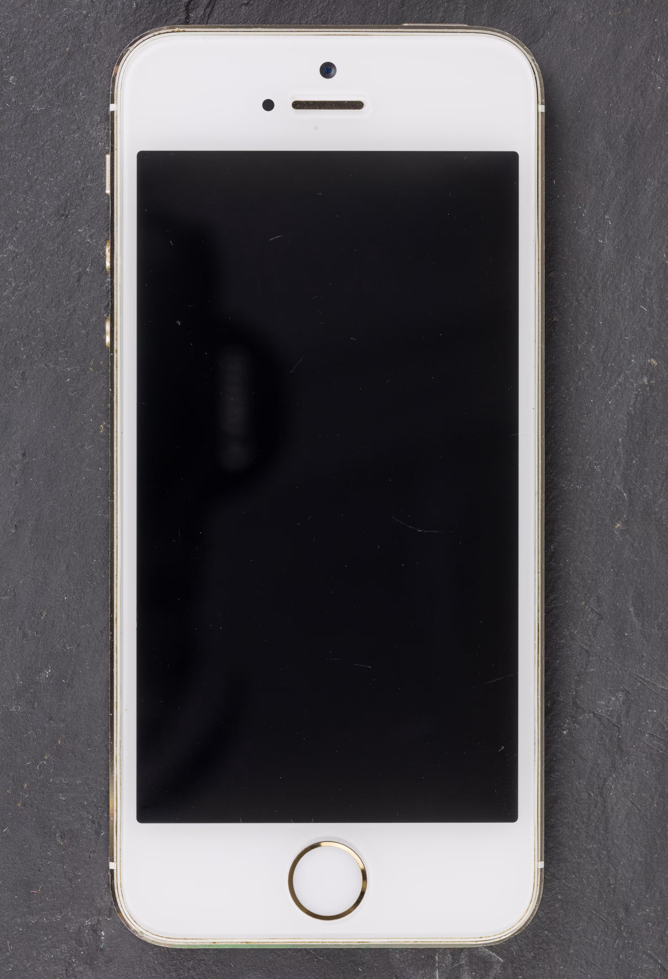 How many variants of iPhone 5s are there?