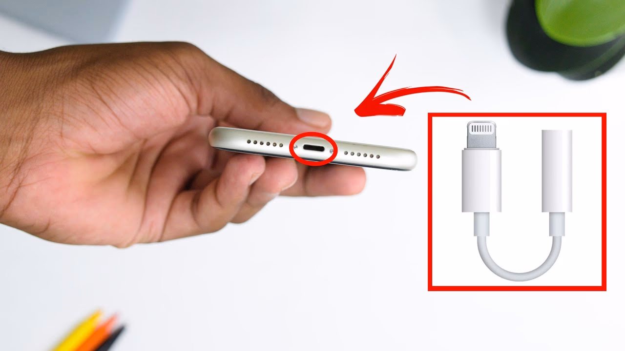 Why is my iPhone Lightning port not working?