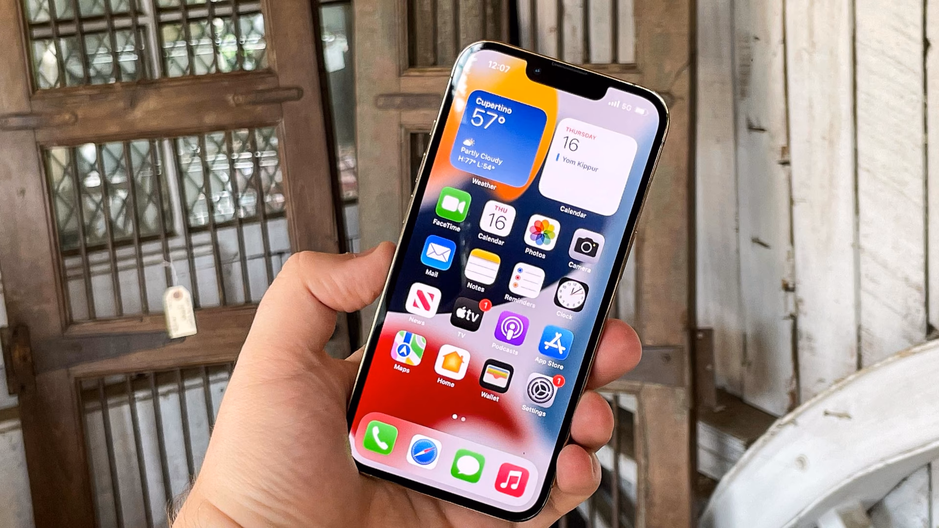 What are iPhone 16 hidden features?