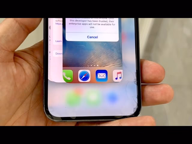 How do I know if apps are running in the background?