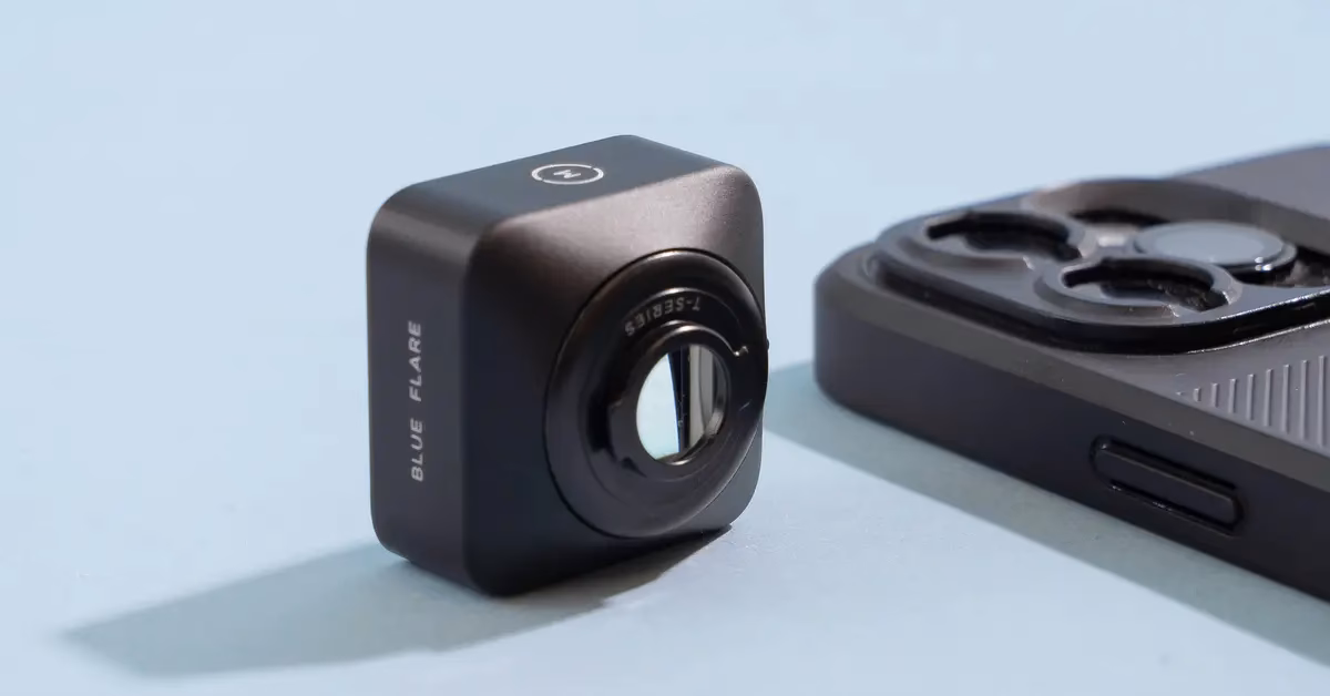 Which camera lens is best for iPhone SE?