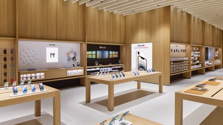 How many Apple Stores are in Manchester?