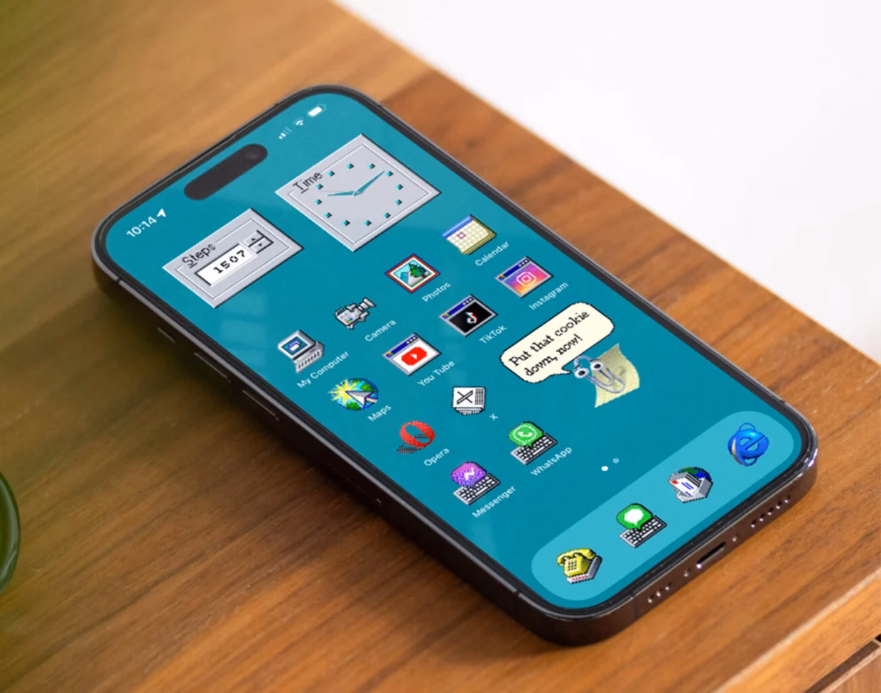 How to download Windows 95 theme on iPhone?