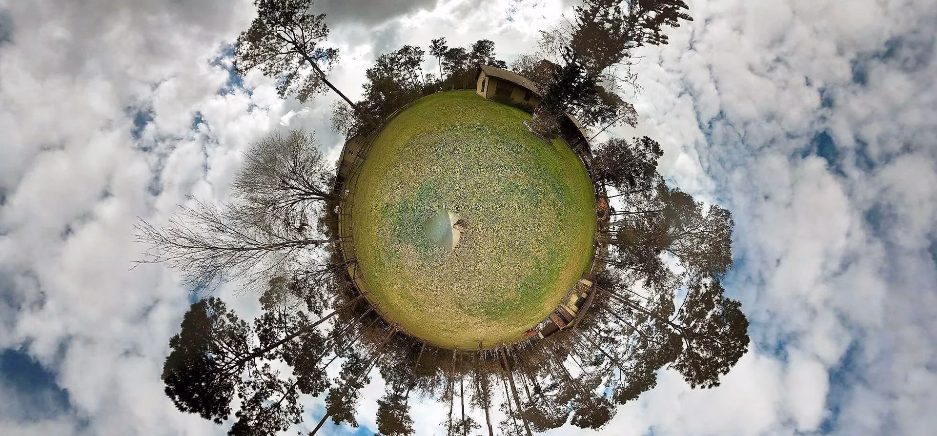 Does Google have a photo sphere camera for iOS?