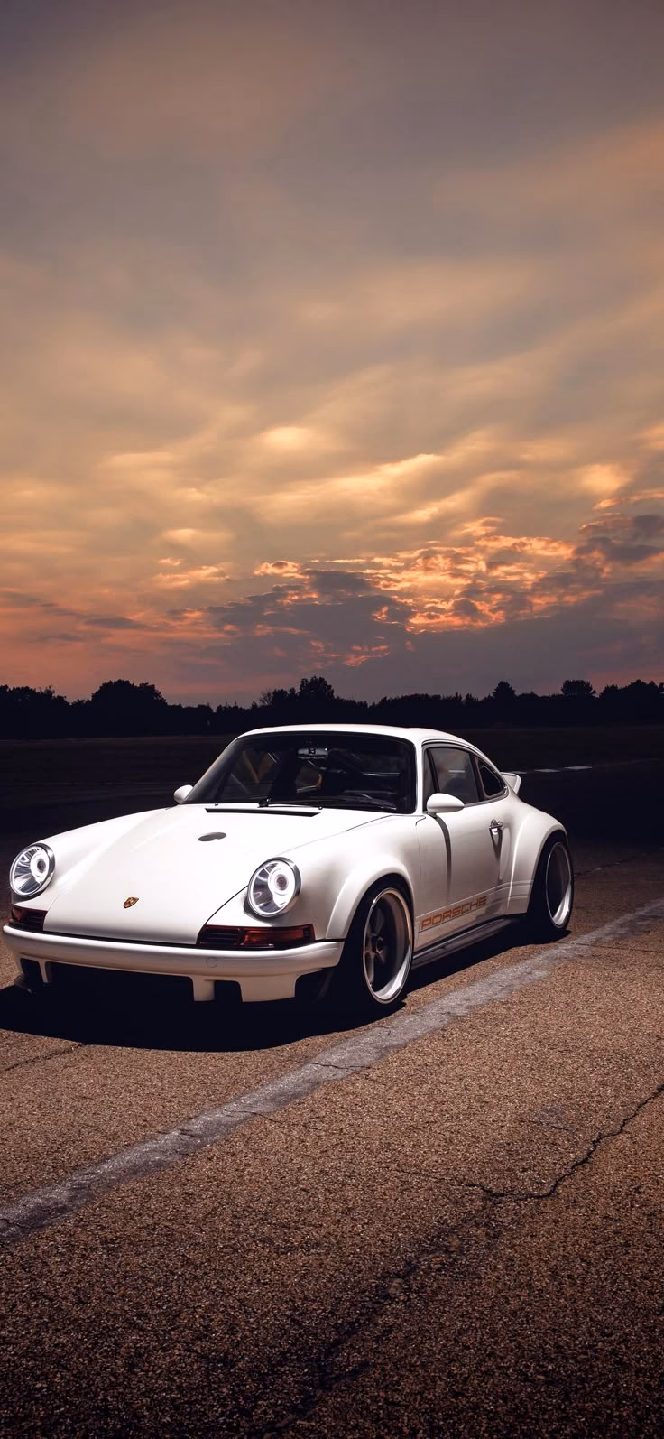How many Porsche iPhone wallpapers are there?
