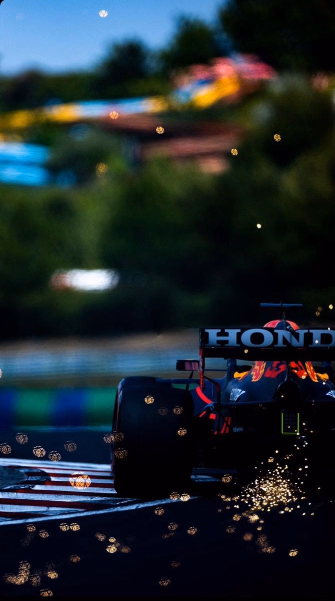 How many Red Bull iPhone wallpapers are there?