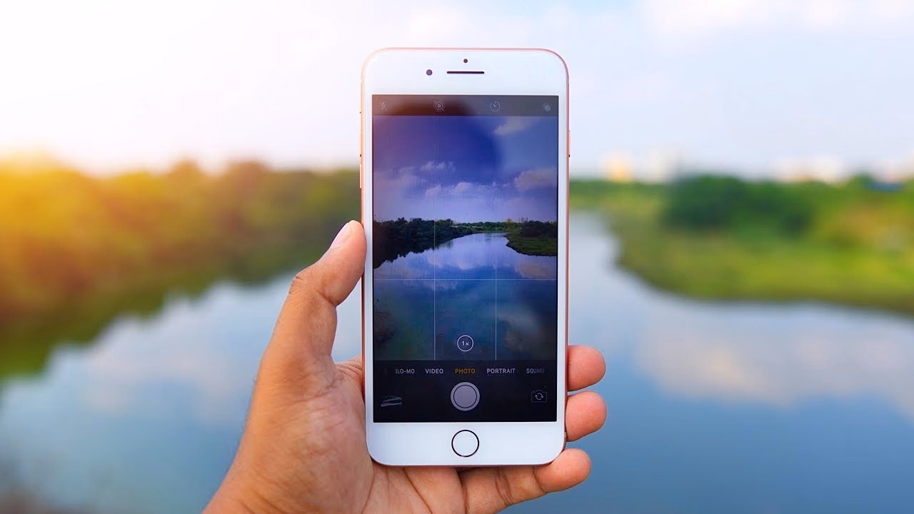 Does iPhone 8 Plus have a dual-lens camera?