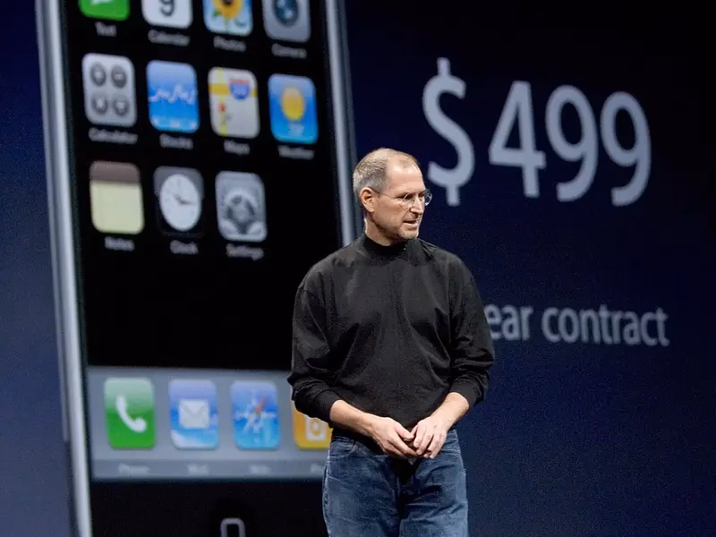 What products did Steve Jobs introduce?